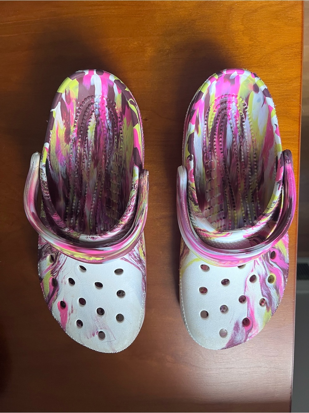 CROCS Marbled Pink White Yellow Slip-On Clogs - Picture 2 of 4